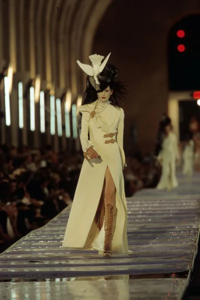 Look 14
